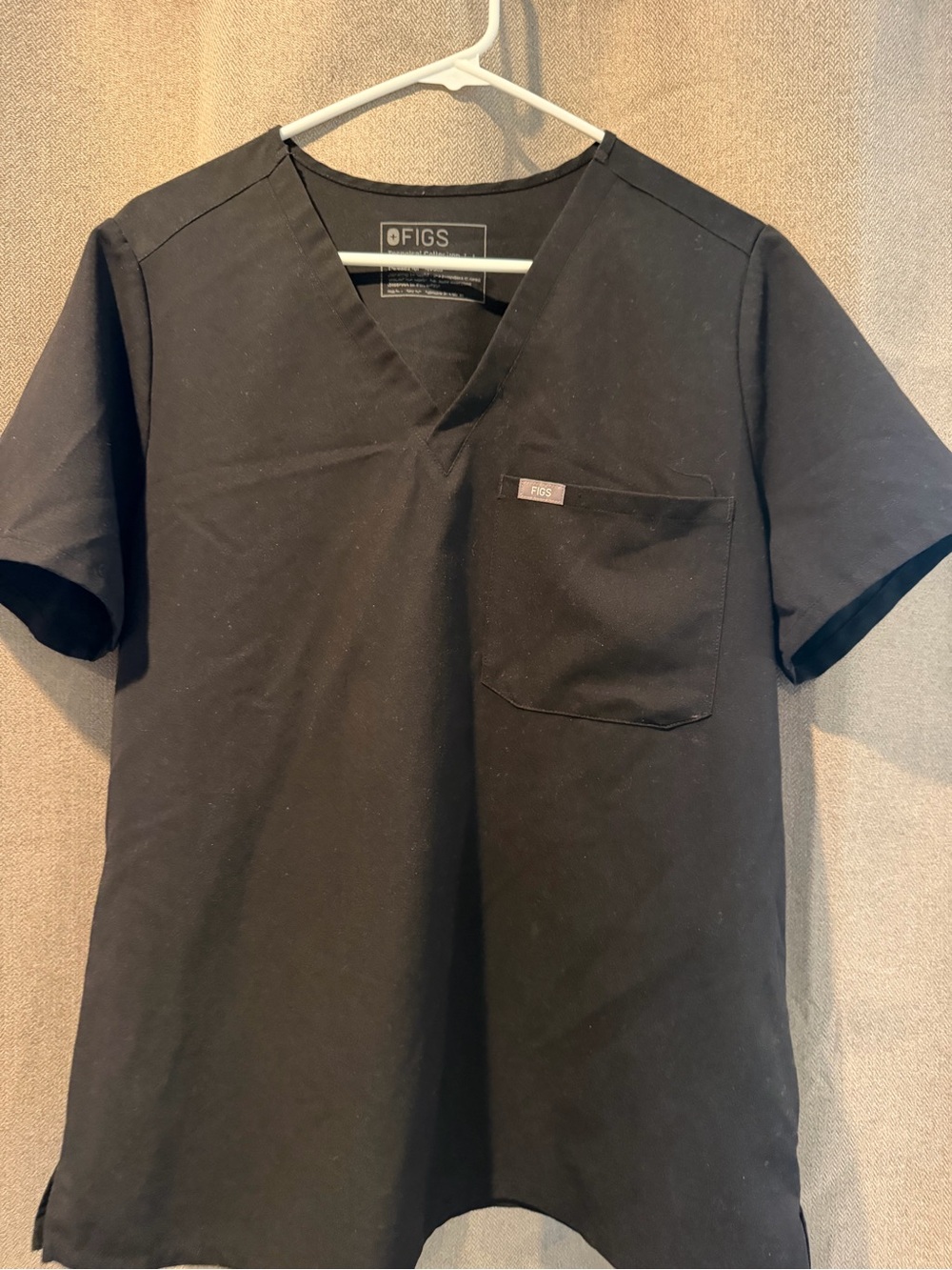 Figs Women’s Black V-Neck Short Sleeve Scrub Top